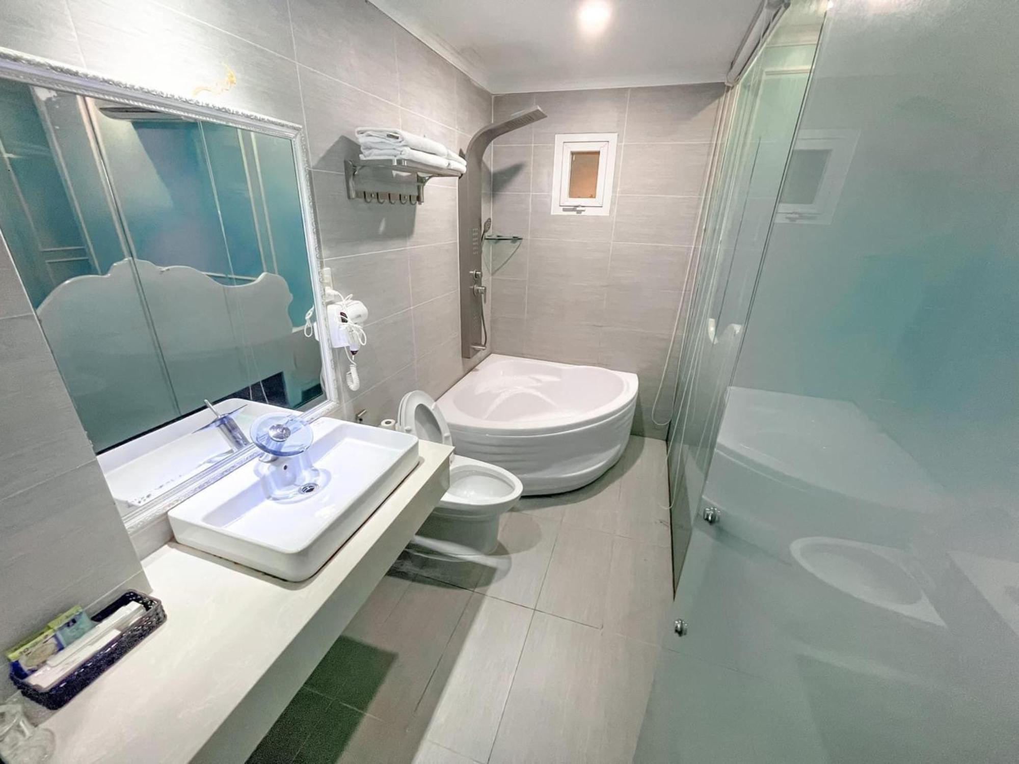 הו צ'י מין סיטי Khai Hung Hotel Binh Chanh מראה חיצוני תמונה